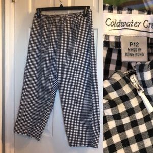Comfortable black & white checked ankle length pants, classic capri pant